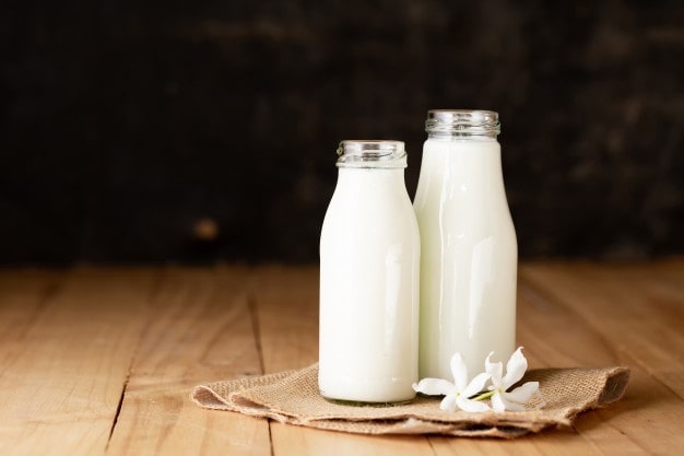 Non Dairy Milk Versus Cow Milk Benefits And Comparison The Wellness Corner 