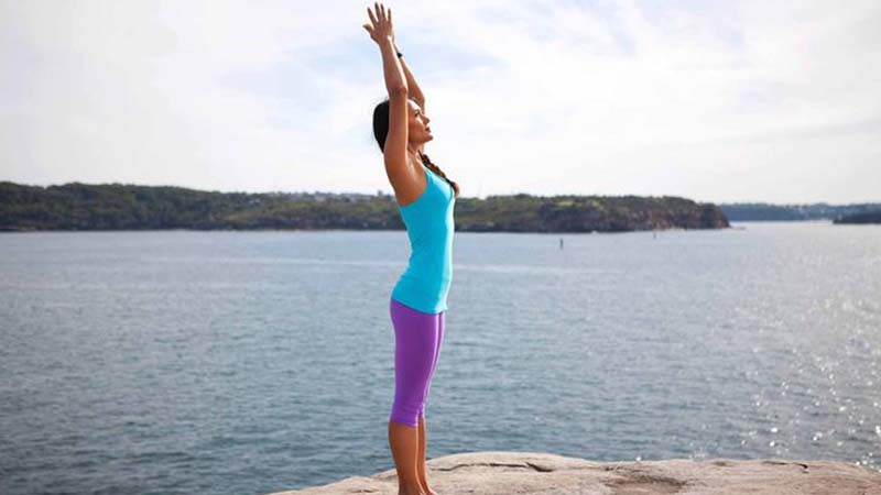 Why Is Yoga The Best Exercise For Traveling? - The Wellness Corner