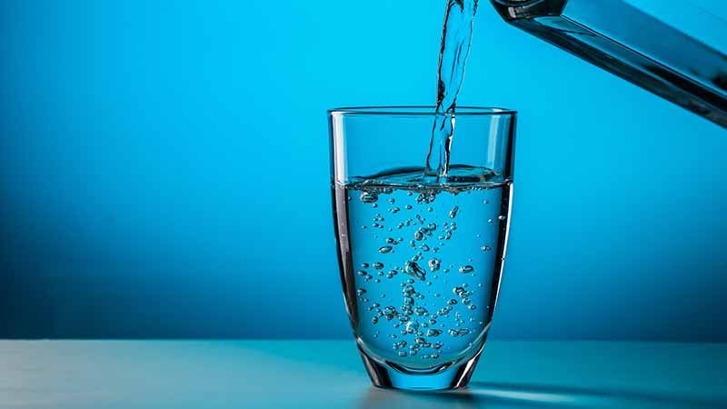 Sparkling Water: Good Or Bad For Health? - The Wellness Corner