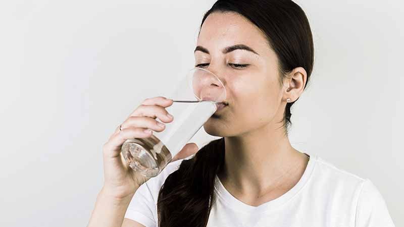 Is Water Fasting Safe? The Pros and Cons of This Popular Diet Trend