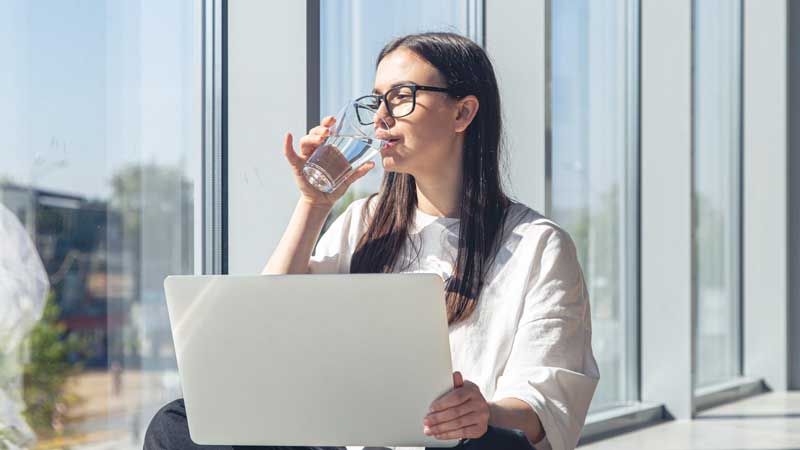 Hydration Mistakes You're Probably Making At Work