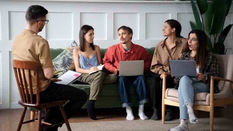 How Psychological Assistance Brings Together Employees And Employers?