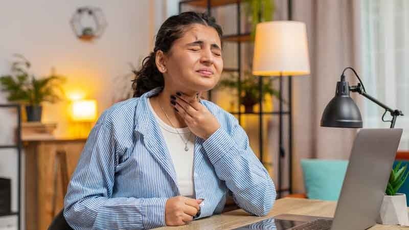 Signs Of A Throat Infection: What Corporate Professionals Should Not Ignore?