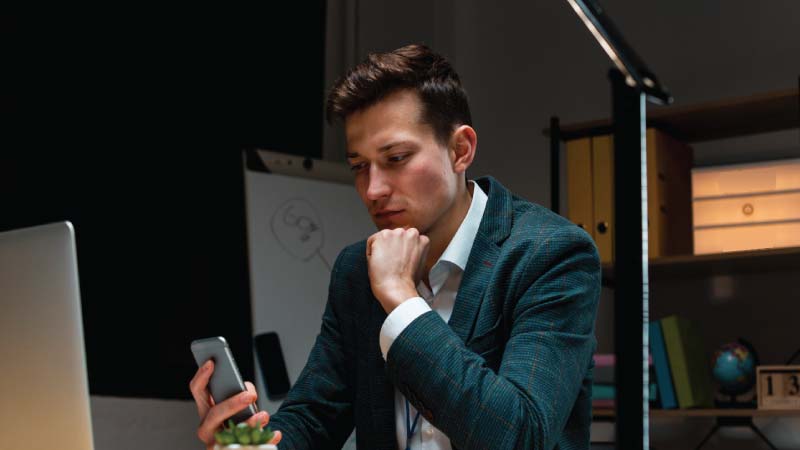 Visual explaining why employee wellness programs lose attention due to notification overload and low engagement